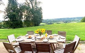 Le Pressoir Du Chateau De Neuville - Famille & Amis