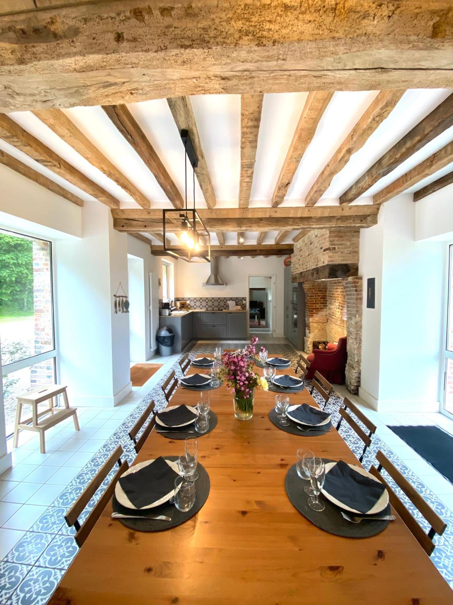 Le Pressoir Du Chateau De Neuville - Famille & Amis Livarot-Pays-d'Auge Exterior photo